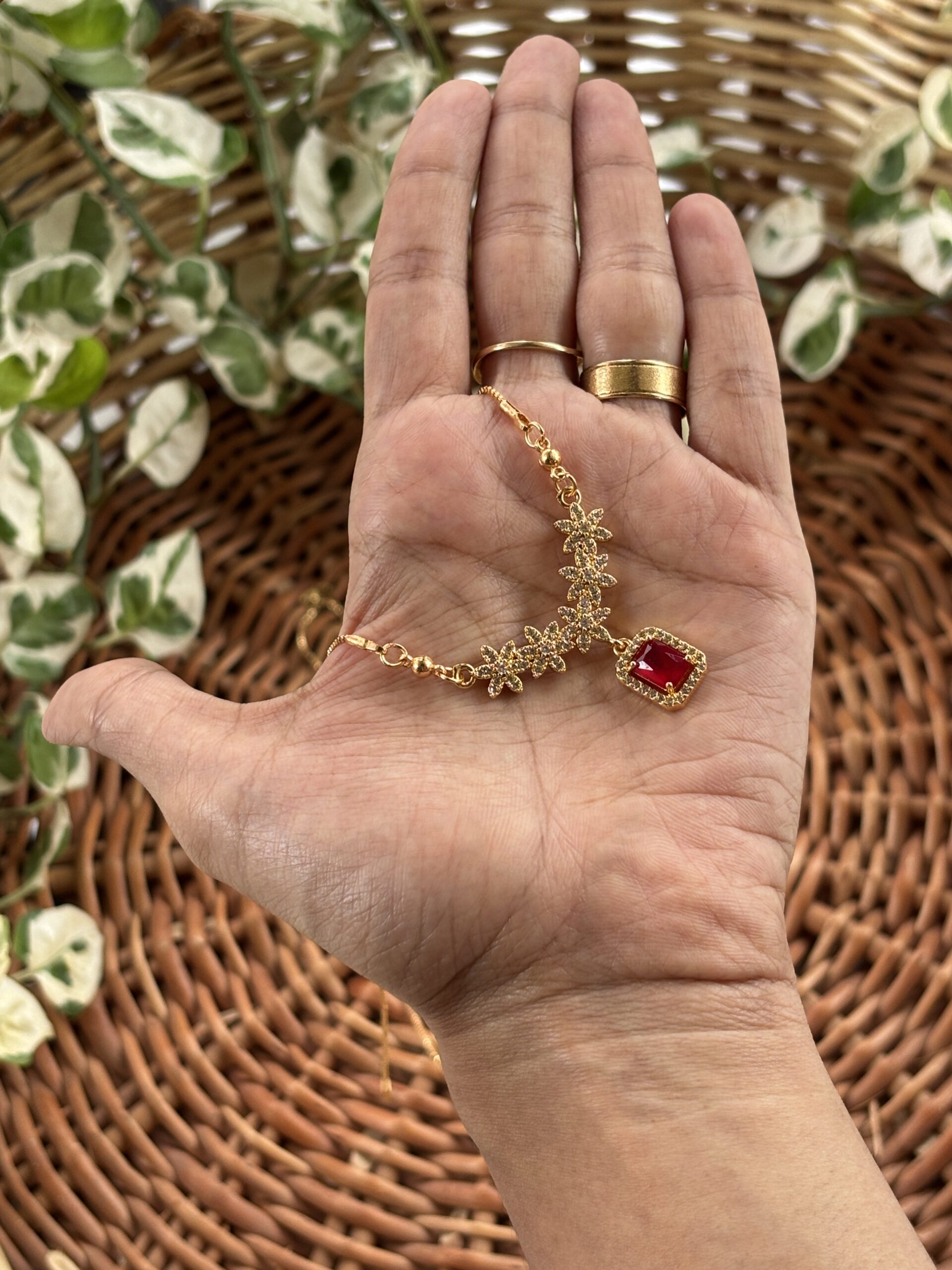 ad-stone-chain-flora-collection
